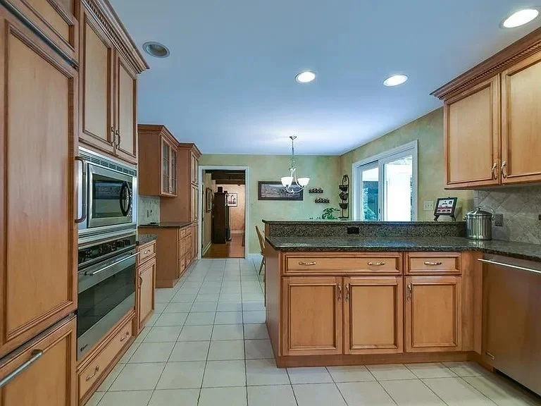 4 bed, 2 bath apartment for rent at 16 Munnings Dr Unit 16, Sudbury — photo 5 of 28