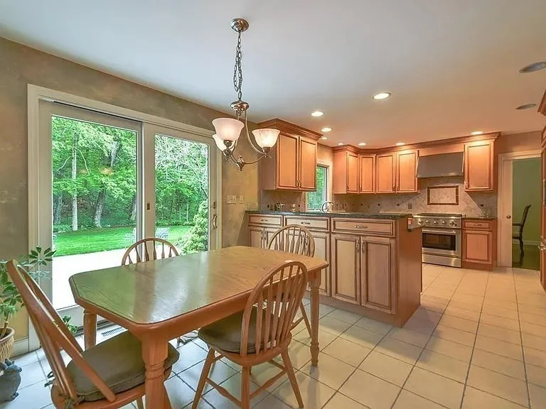 4 bed, 2 bath apartment for rent at 16 Munnings Dr Unit 16, Sudbury — photo 6 of 28