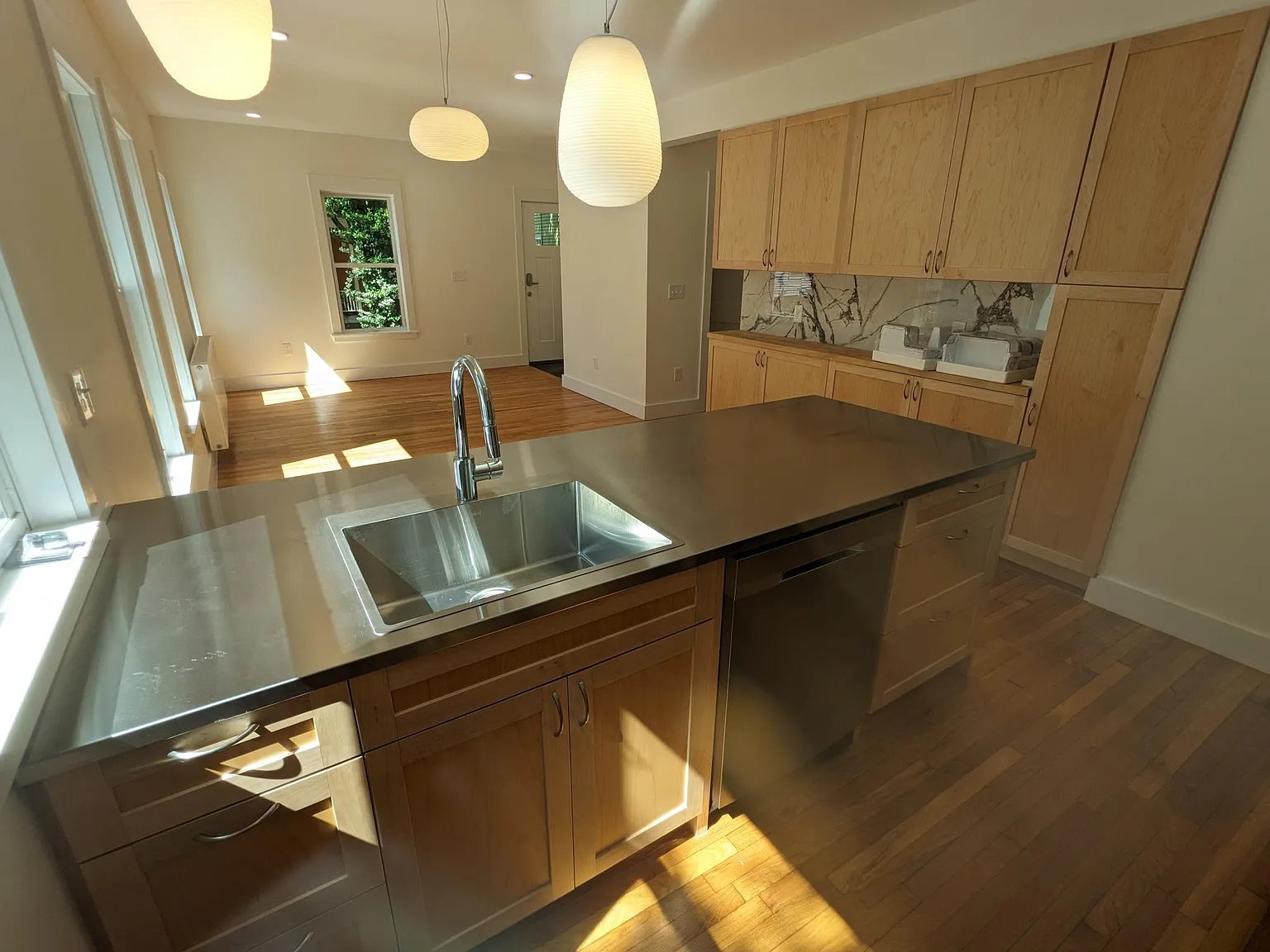 3 bed, 2 bath apartment for rent at 16 Myrtle Ave Unit 1, Mid Cambridge — photo 1 of 12