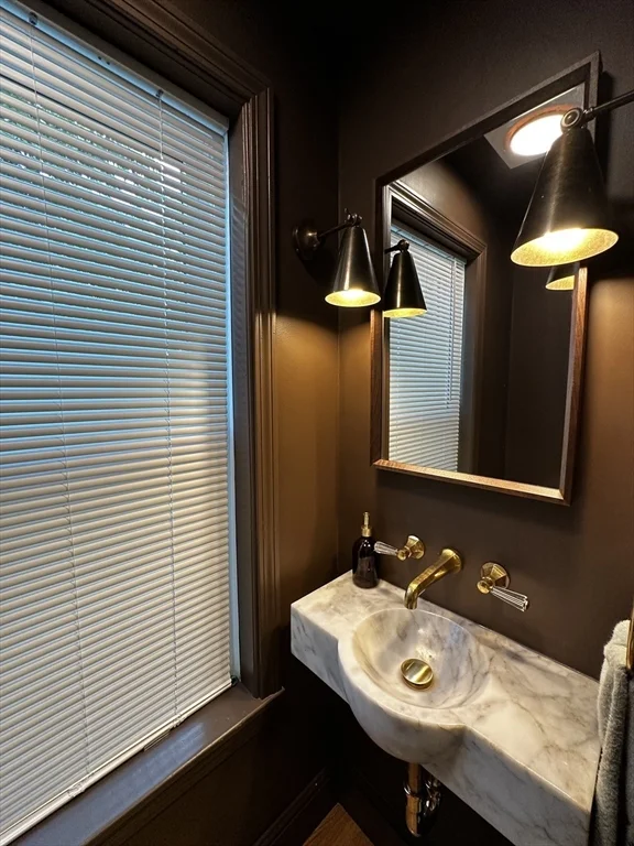 3 bed, 1 bath apartment for rent at 16 Nashua Unit 16, Magoun Square — photo 21 of 33