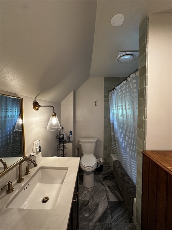 3 bed, 1 bath apartment for rent at 16 Nashua Unit 16, Magoun Square — photo 13 of 33