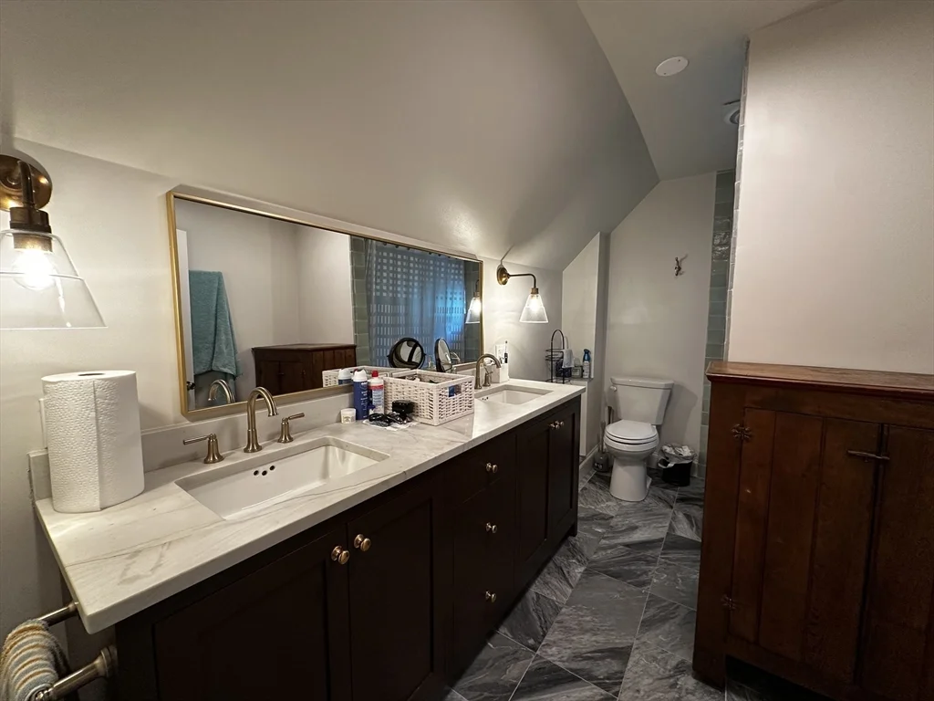 3 bed, 1 bath apartment for rent at 16 Nashua Unit 16, Magoun Square — photo 25 of 33