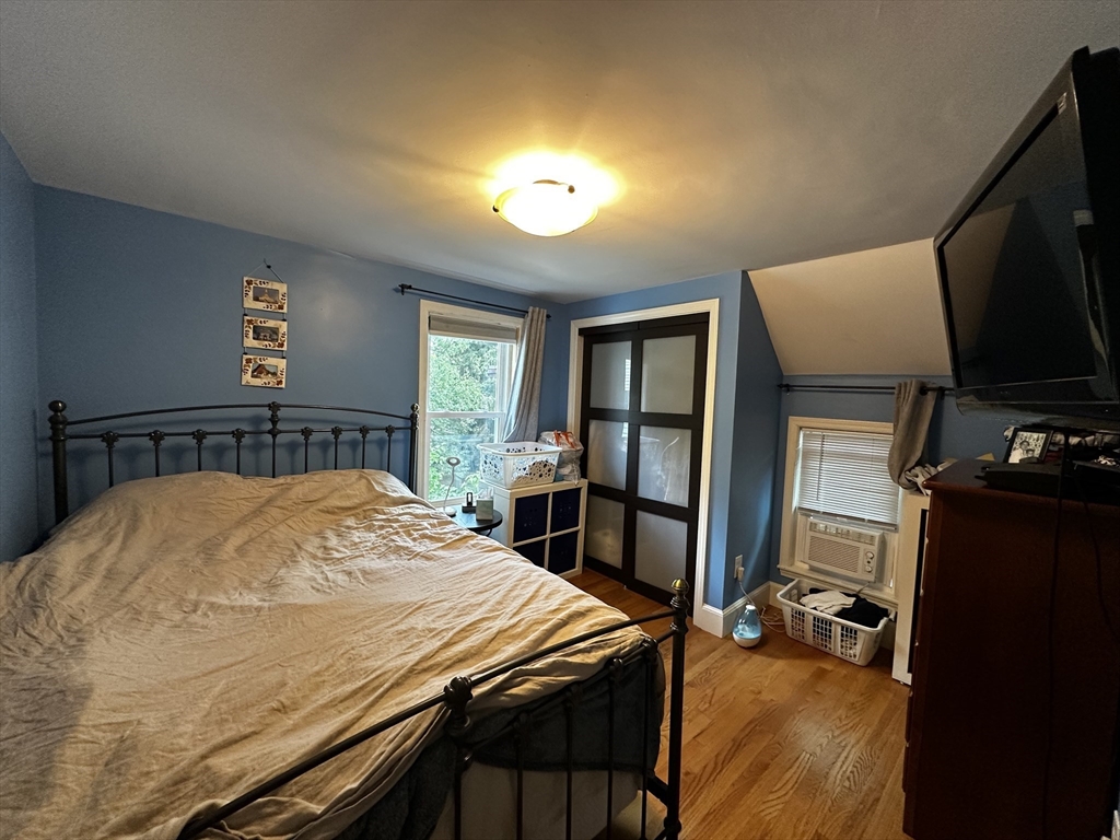 3 bed, 1 bath apartment for rent at 16 Nashua Unit 16, Magoun Square — photo 11 of 33