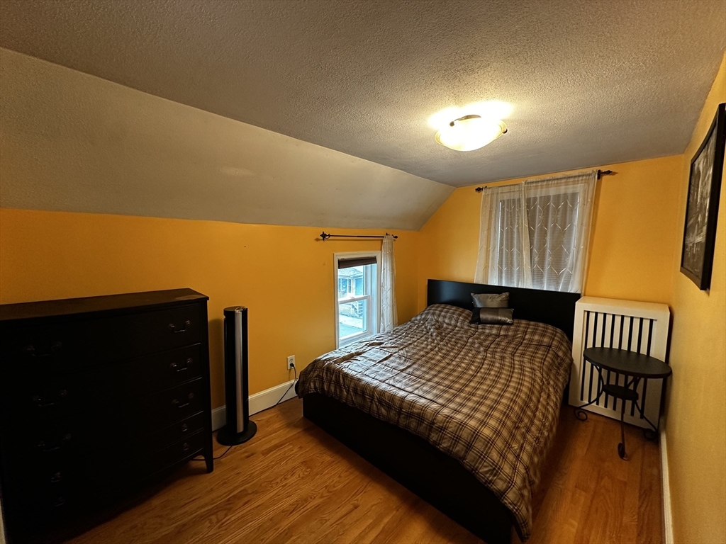 3 bed, 1 bath apartment for rent at 16 Nashua Unit 16, Magoun Square — photo 15 of 33
