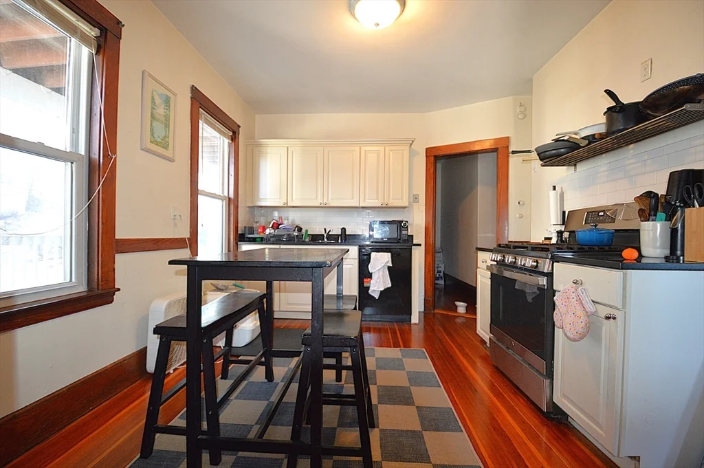 3 bed, 1 bath apartment for rent at 16 Nonantum Unit 2, Brighton — photo 6 of 19