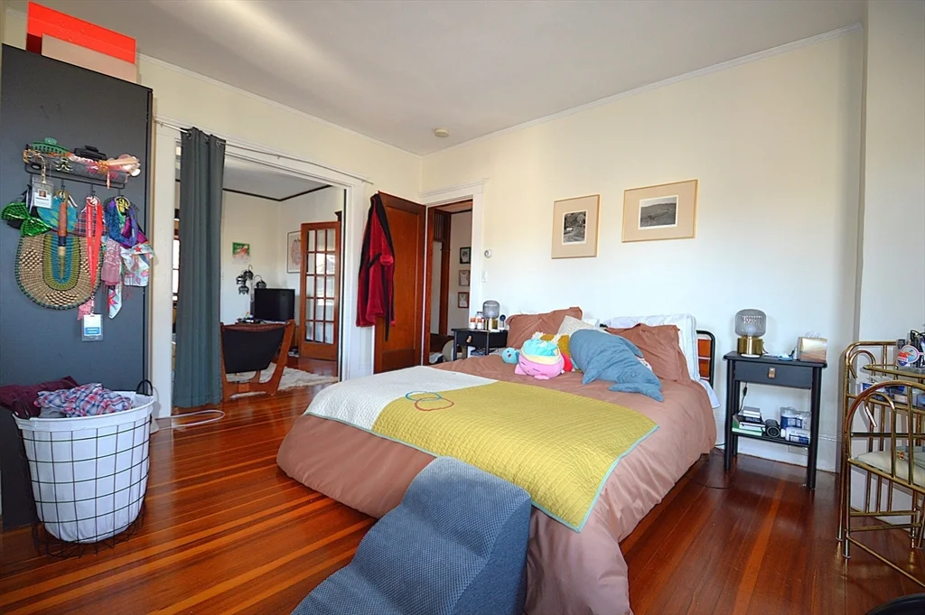 3 bed, 1 bath apartment for rent at 16 Nonantum Unit 2, Brighton — photo 11 of 19