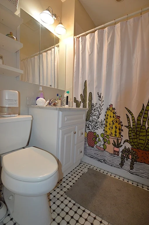 3 bed, 1 bath apartment for rent at 16 Nonantum Unit 2, Brighton — photo 17 of 19
