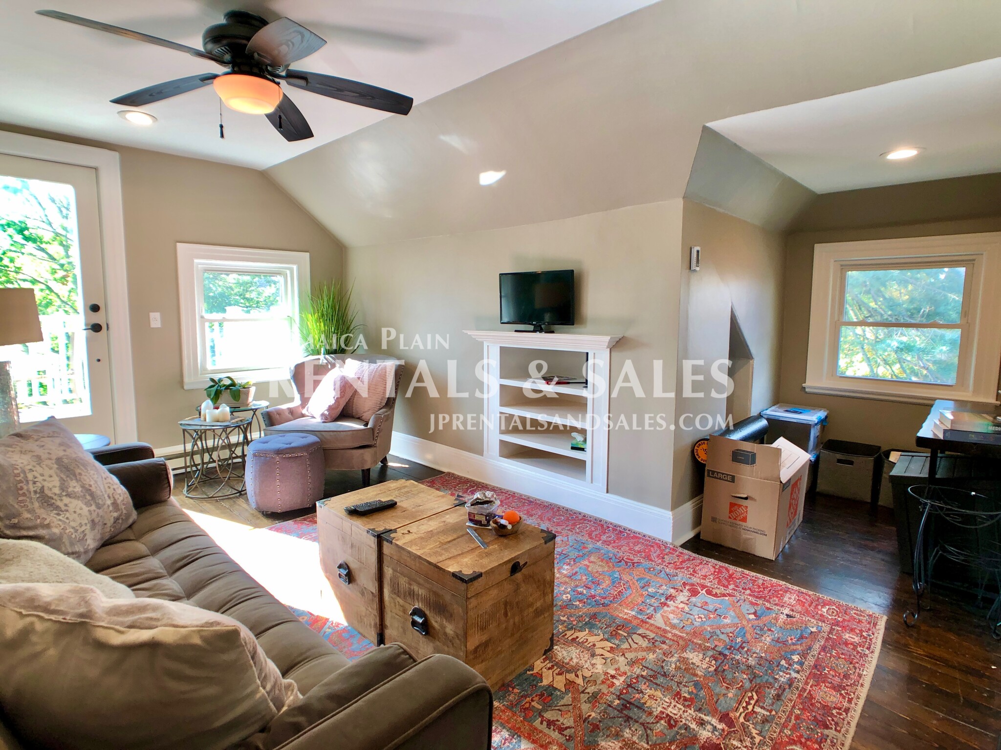 1 bed, 1 bath apartment for rent at 16 Oakview Ter Unit 3, Jamaica Plain — photo 2 of 19