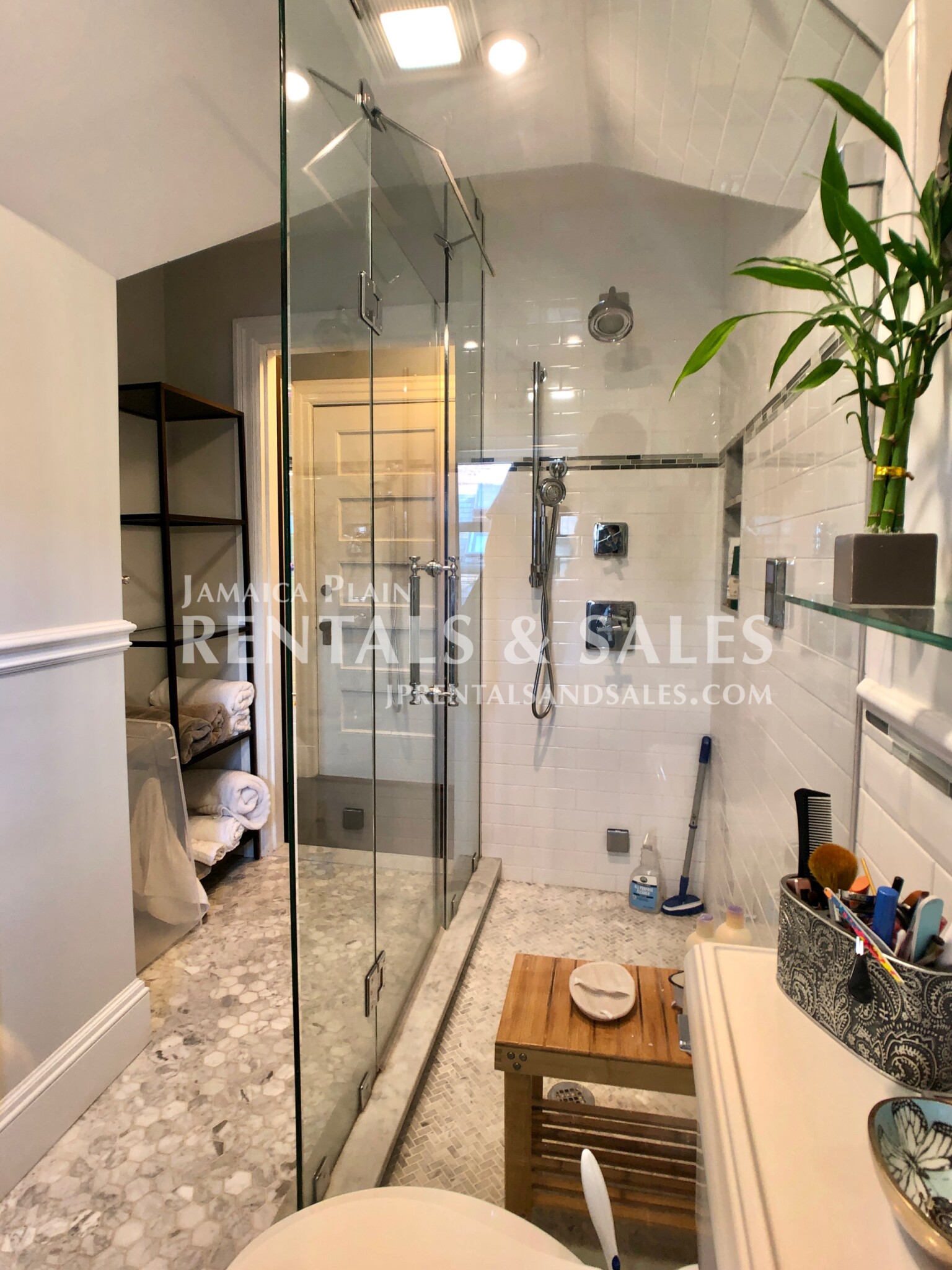 1 bed, 1 bath apartment for rent at 16 Oakview Ter Unit 3, Jamaica Plain — photo 9 of 19