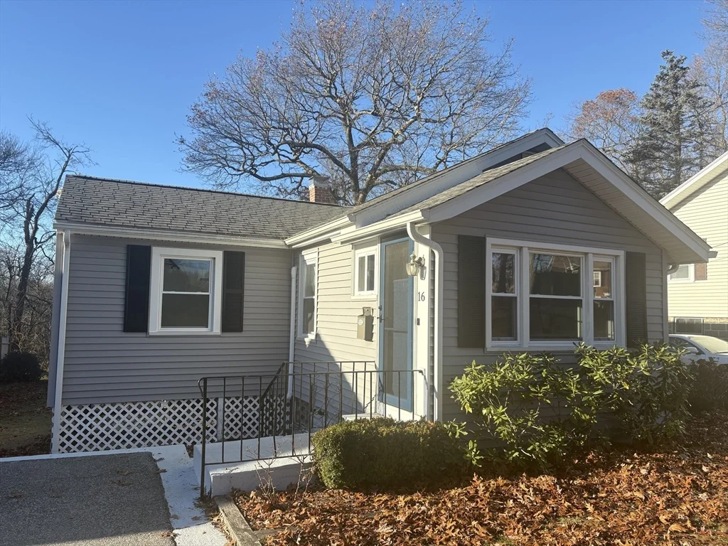 3 bed, 1 bath apartment for rent at 16 Orleans Rd, Weymouth — photo 1 of 13