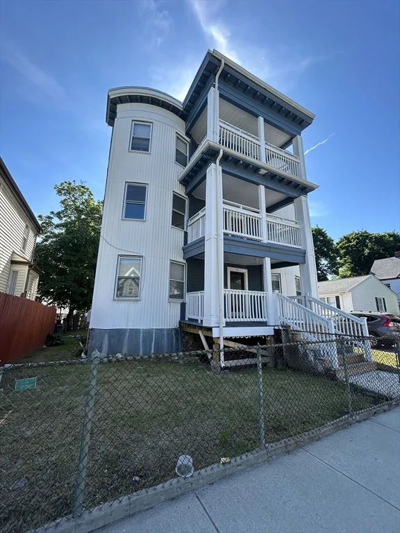 3 bed, 1 bath apartment for rent at 16 Peacevale Rd Unit 2, Dorchester — photo 1 of 8