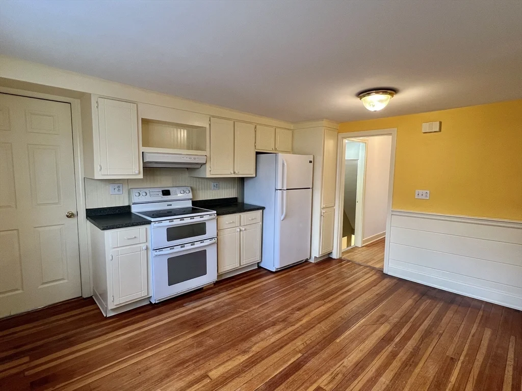 3 bed, 1 bath apartment for rent at 16 Pearl St Unit 1, North Weymouth — photo 6 of 16