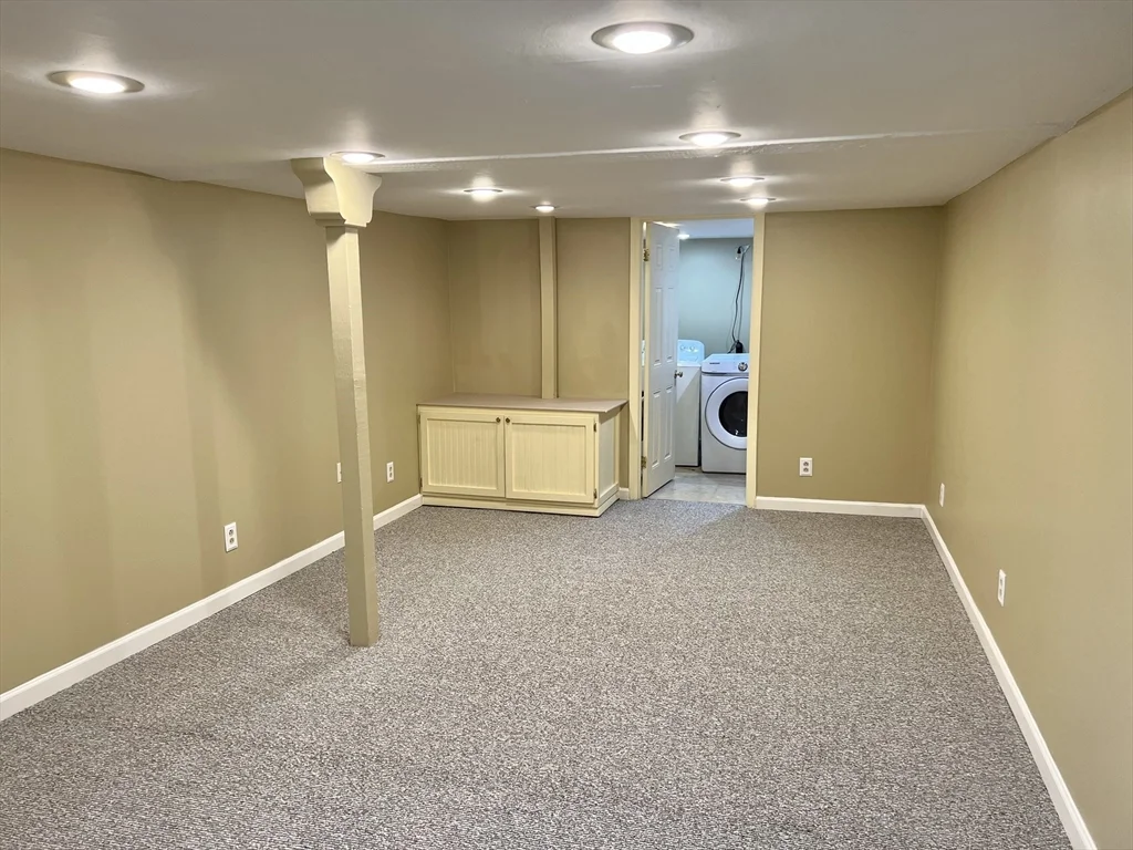 3 bed, 1 bath apartment for rent at 16 Pearl St Unit 1, North Weymouth — photo 13 of 16