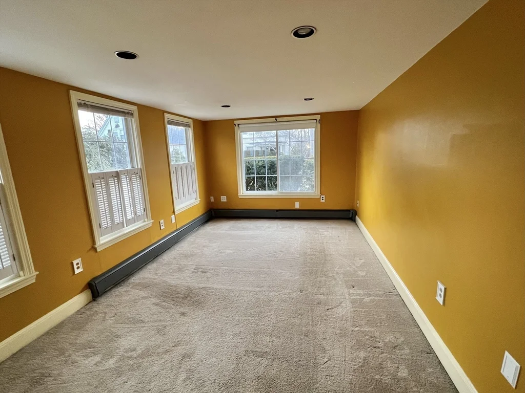 3 bed, 1 bath apartment for rent at 16 Pearl St Unit 1, North Weymouth — photo 11 of 16