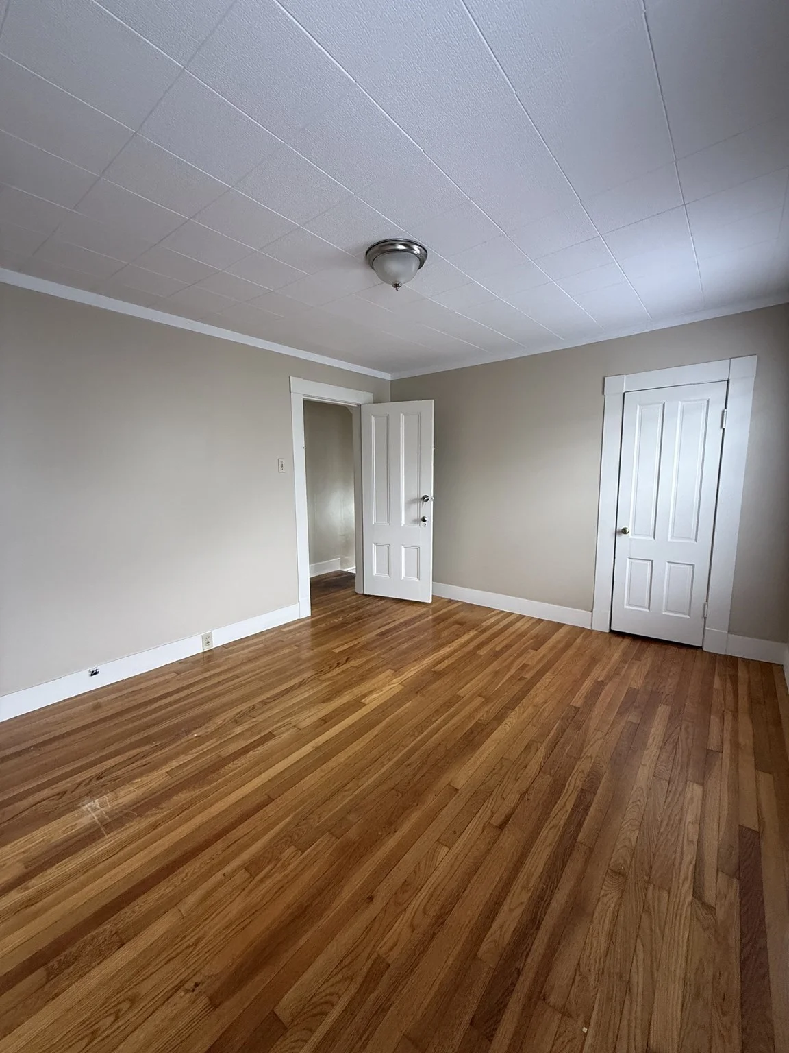 4 bed, 3 bath apartment for rent at 16 Phoebe, Lowell — photo 8 of 14