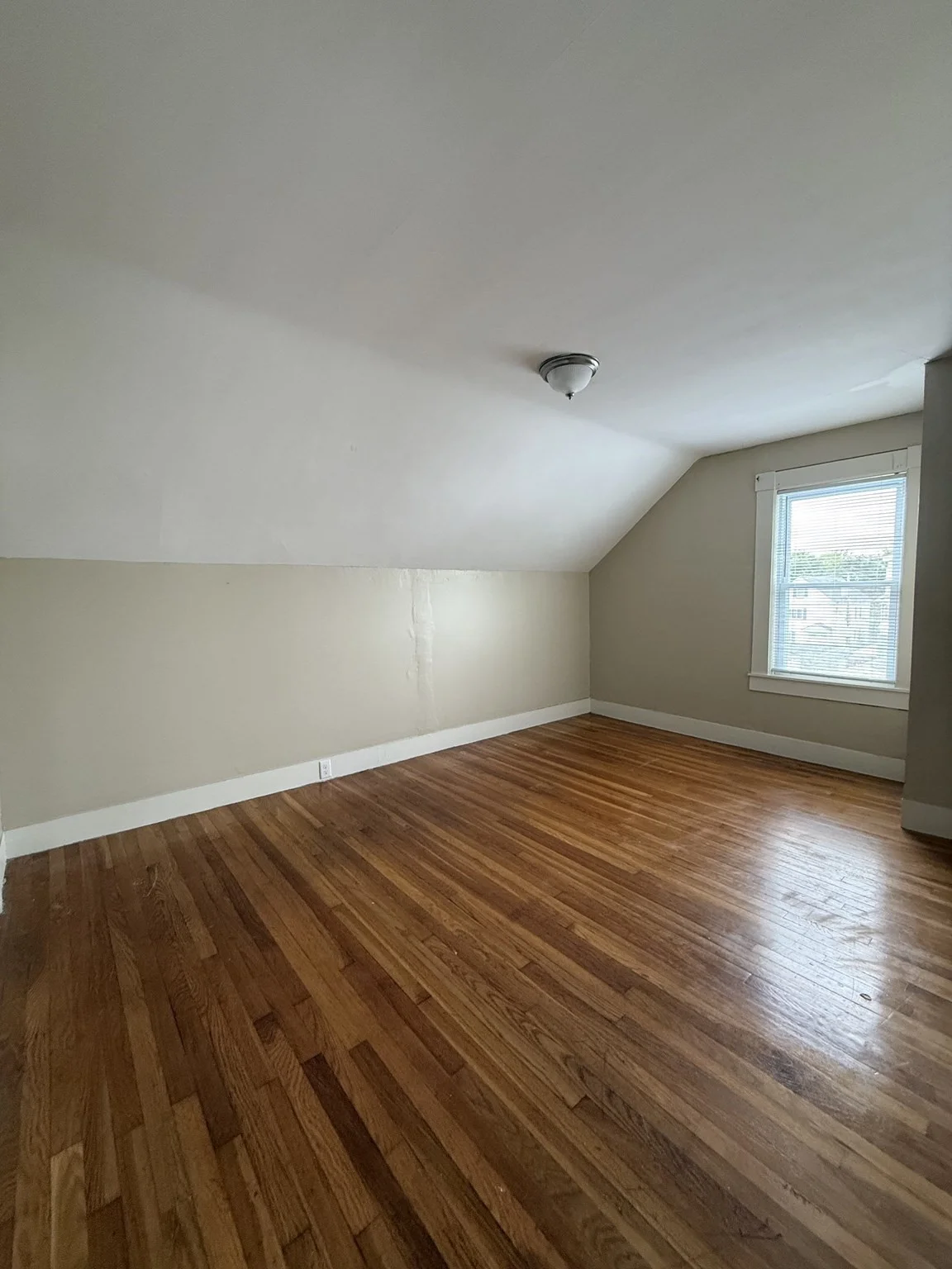 4 bed, 3 bath apartment for rent at 16 Phoebe, Lowell — photo 9 of 14