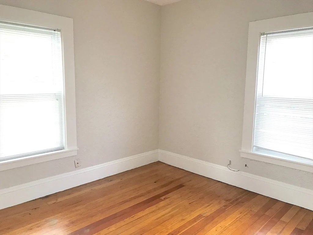3 bed, 1 bath apartment for rent at 16 Pinkham Pl Unit 2, Lynn — photo 7 of 12