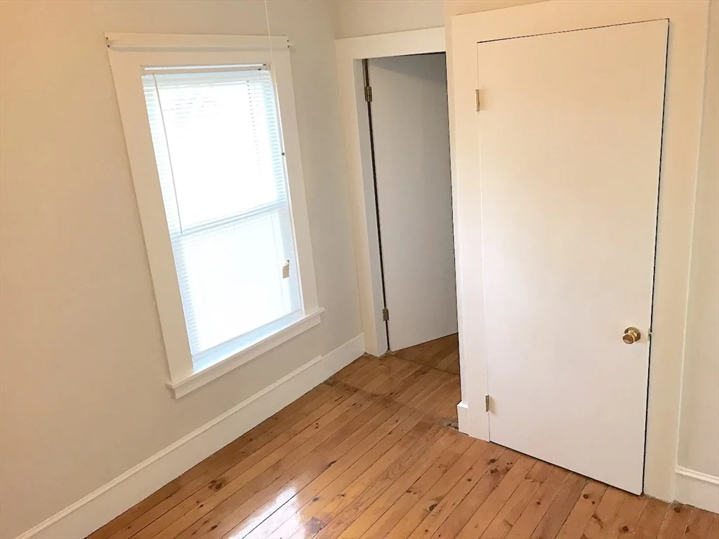 3 bed, 1 bath apartment for rent at 16 Pinkham Pl Unit 2, Lynn — photo 8 of 12