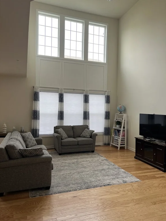 2 bed, 2 bath apartment for rent at 16 Poplar Ln Unit 16, Hopkinton — photo 3 of 9