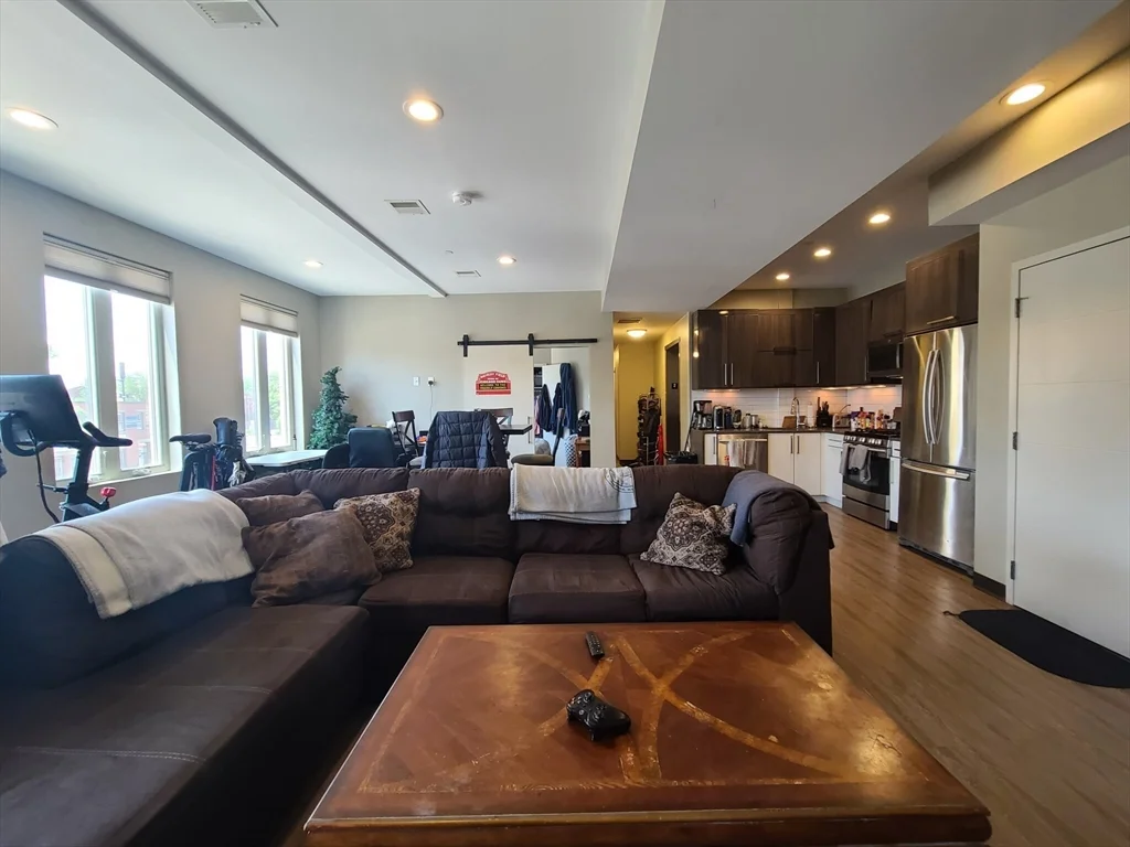 3 bed, 2 bath apartment for rent at 16 Preble St Unit 1, South Boston — photo 5 of 21