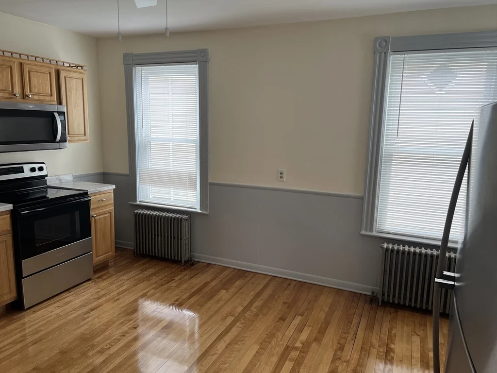 3 bed, 1 bath apartment for rent at 16 Prentice St Unit 1, Worcester — photo 8 of 23