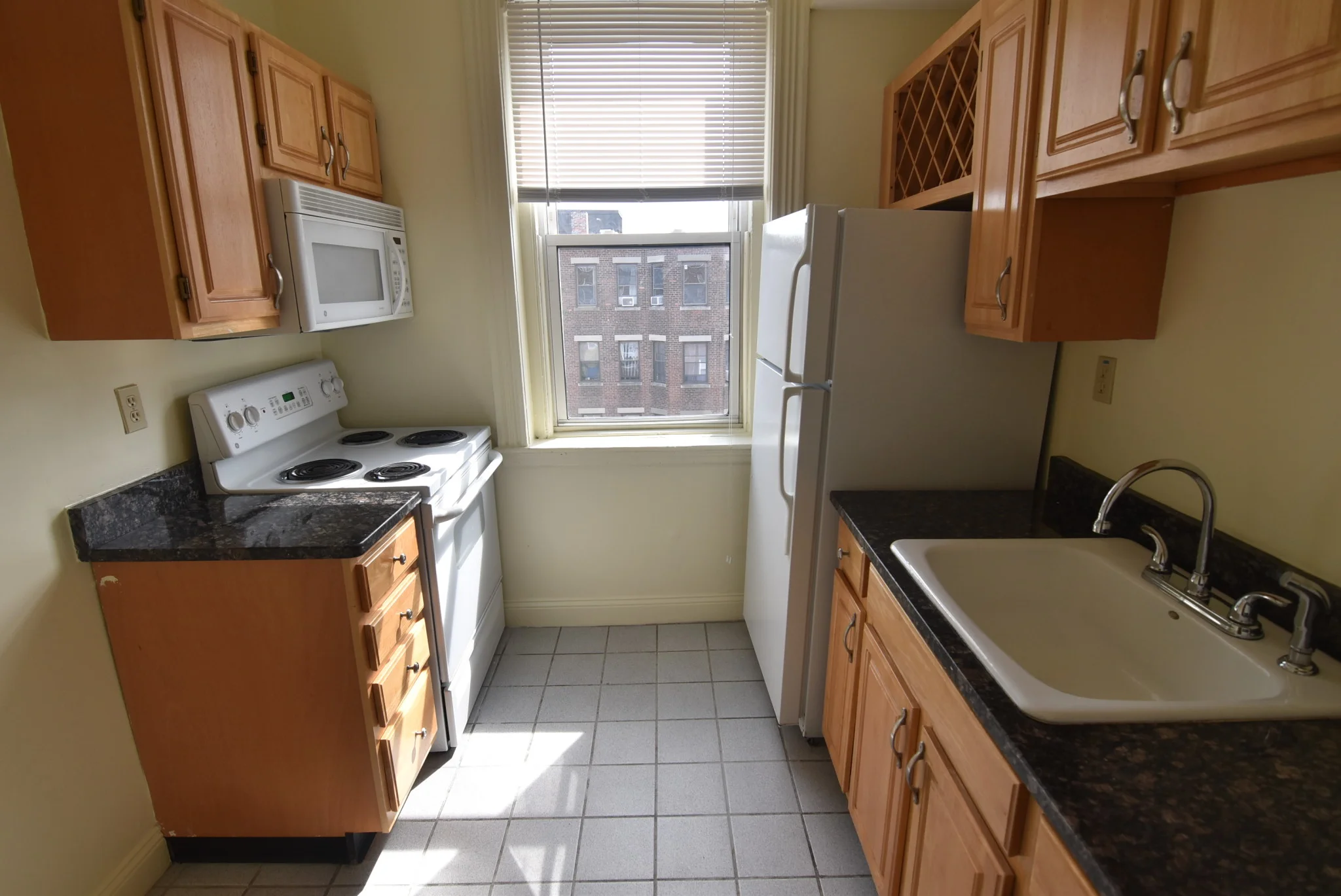 Studio bed, 1 bath apartment for rent at 16 Queensberry St Unit 24, Fenway