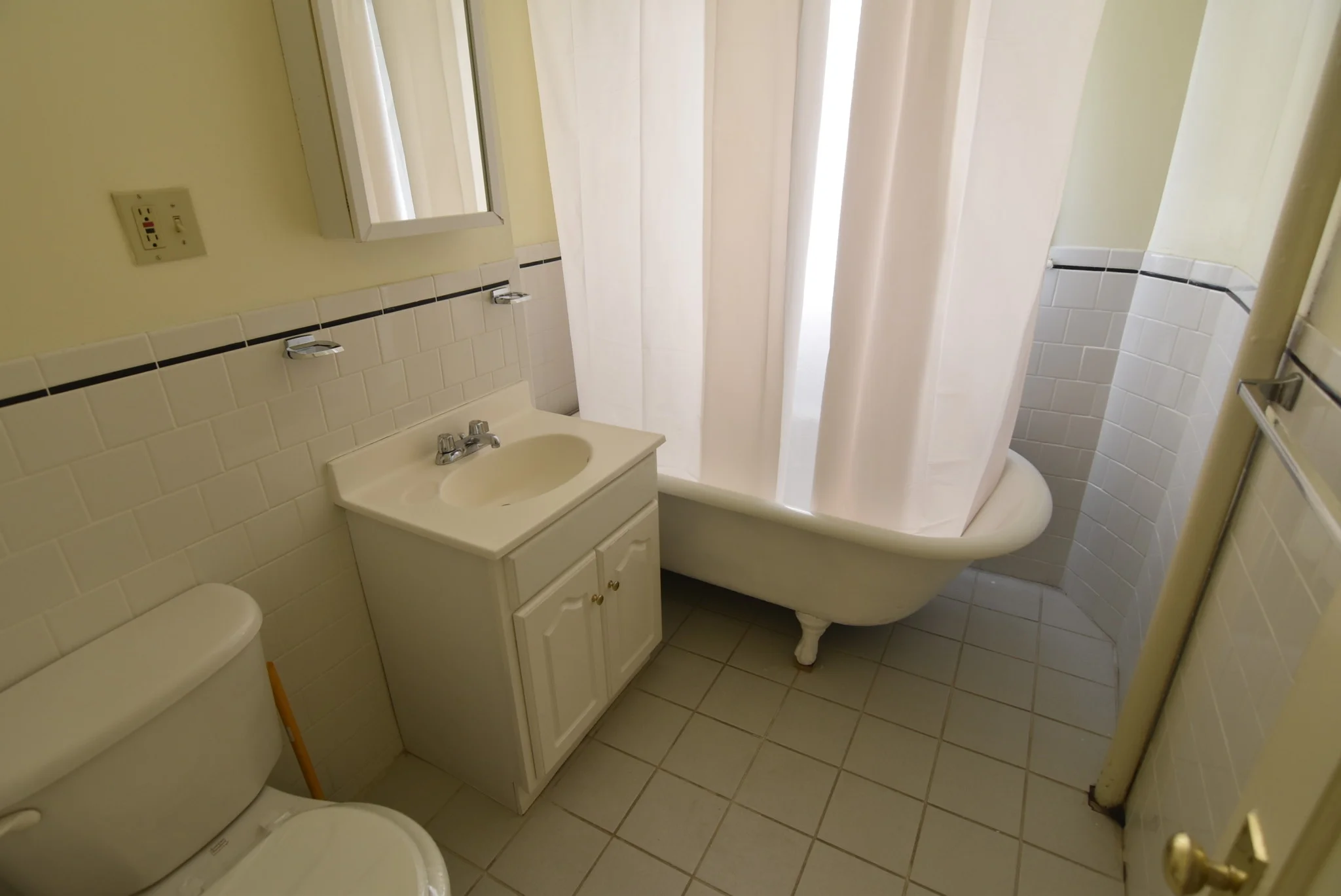 Studio bed, 1 bath apartment for rent at 16 Queensberry St Unit 24, Fenway — photo 6 of 8