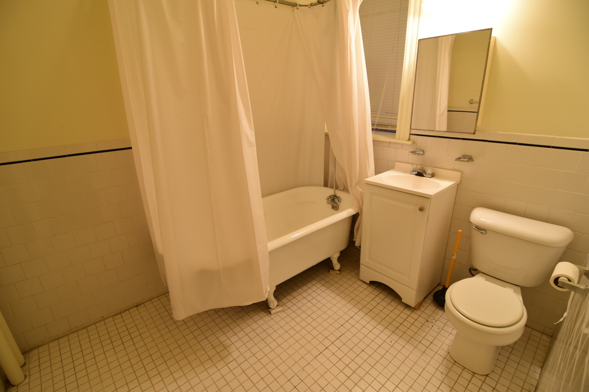 Studio bed, 1 bath apartment for rent at 16 Queensberry Unit 9, Fenway — photo 4 of 5