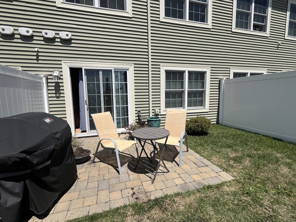 2 bed, 1 bath apartment for rent at 16 River St Unit 6, Lynn — photo 12 of 12