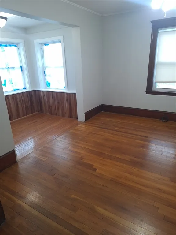 3 bed, 1 bath apartment for rent at 16 Riverside Ct, Saugus — photo 3 of 13