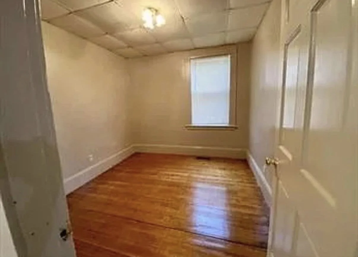 2 bed, 1 bath apartment for rent at 16 Robinson St Unit 1, Lynn — photo 6 of 9