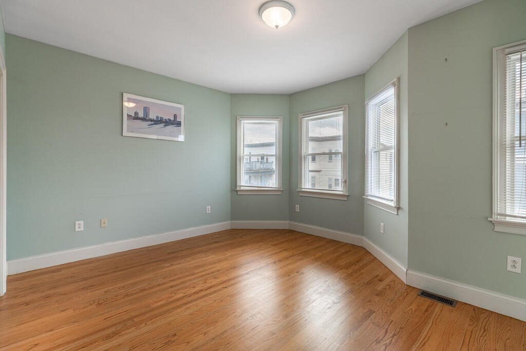 3 bed, 2 bath apartment for rent at 16 Roseclair St Unit 16, Dorchester — photo 18 of 25