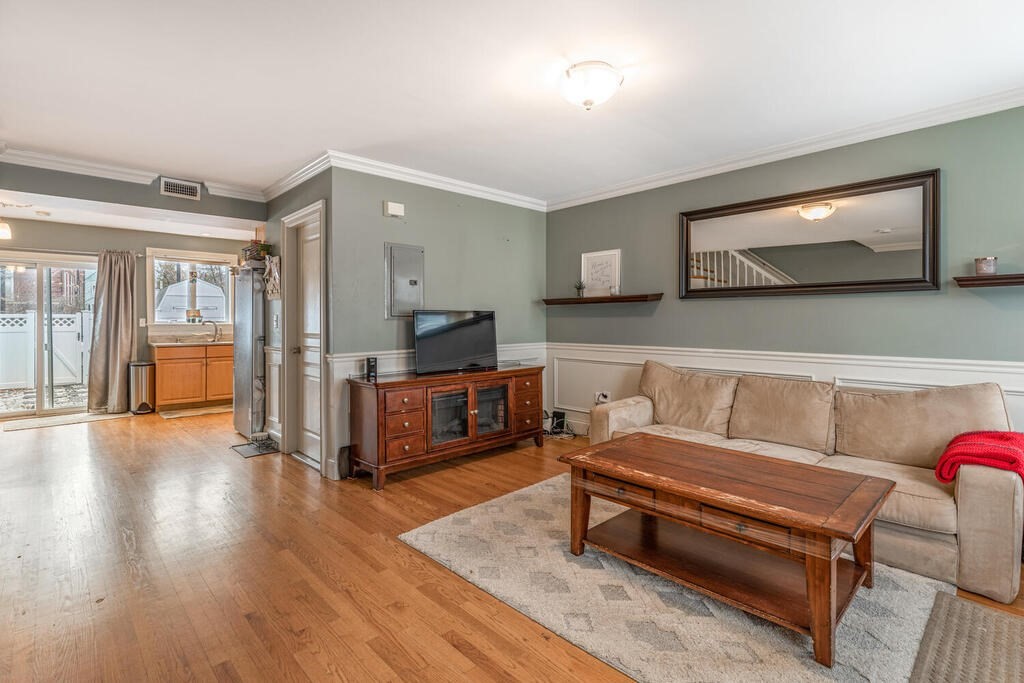 3 bed, 2 bath apartment for rent at 16 Roseclair St Unit 16, Dorchester — photo 3 of 25