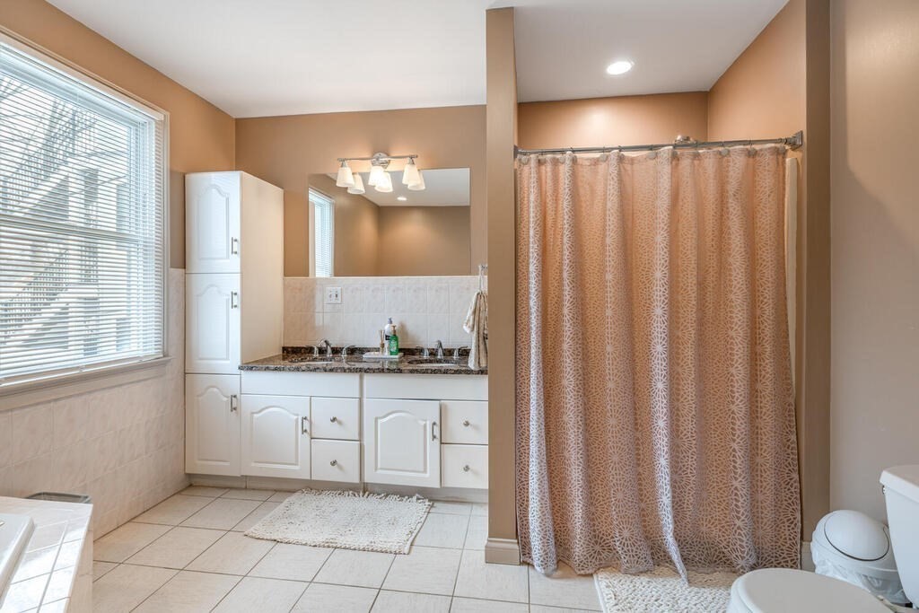 3 bed, 2 bath apartment for rent at 16 Roseclair St Unit 16, Dorchester — photo 15 of 25