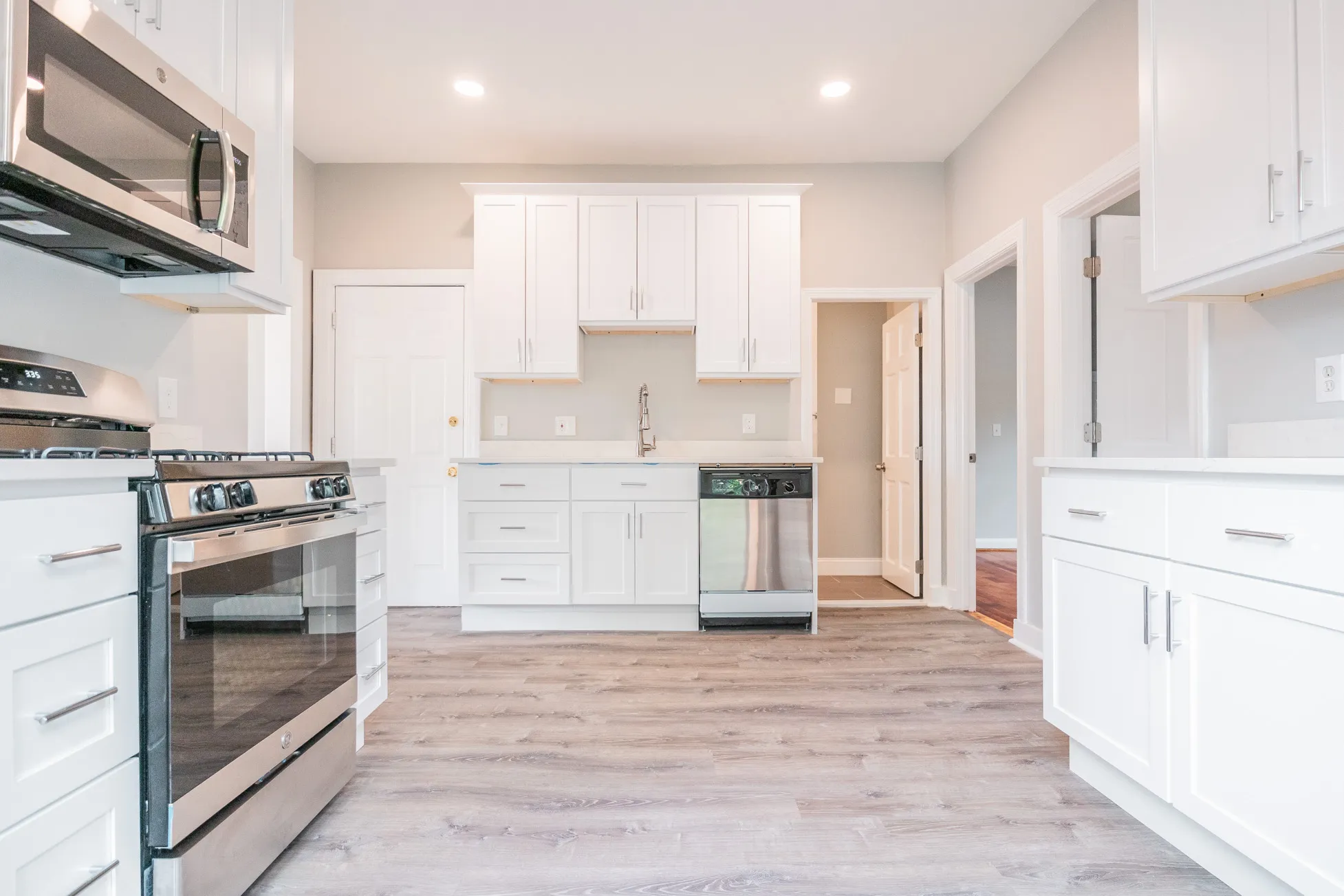2 bed, 1 bath apartment for rent at 16 Rossmore Rd Unit 2, Jamaica Plain — photo 3 of 9