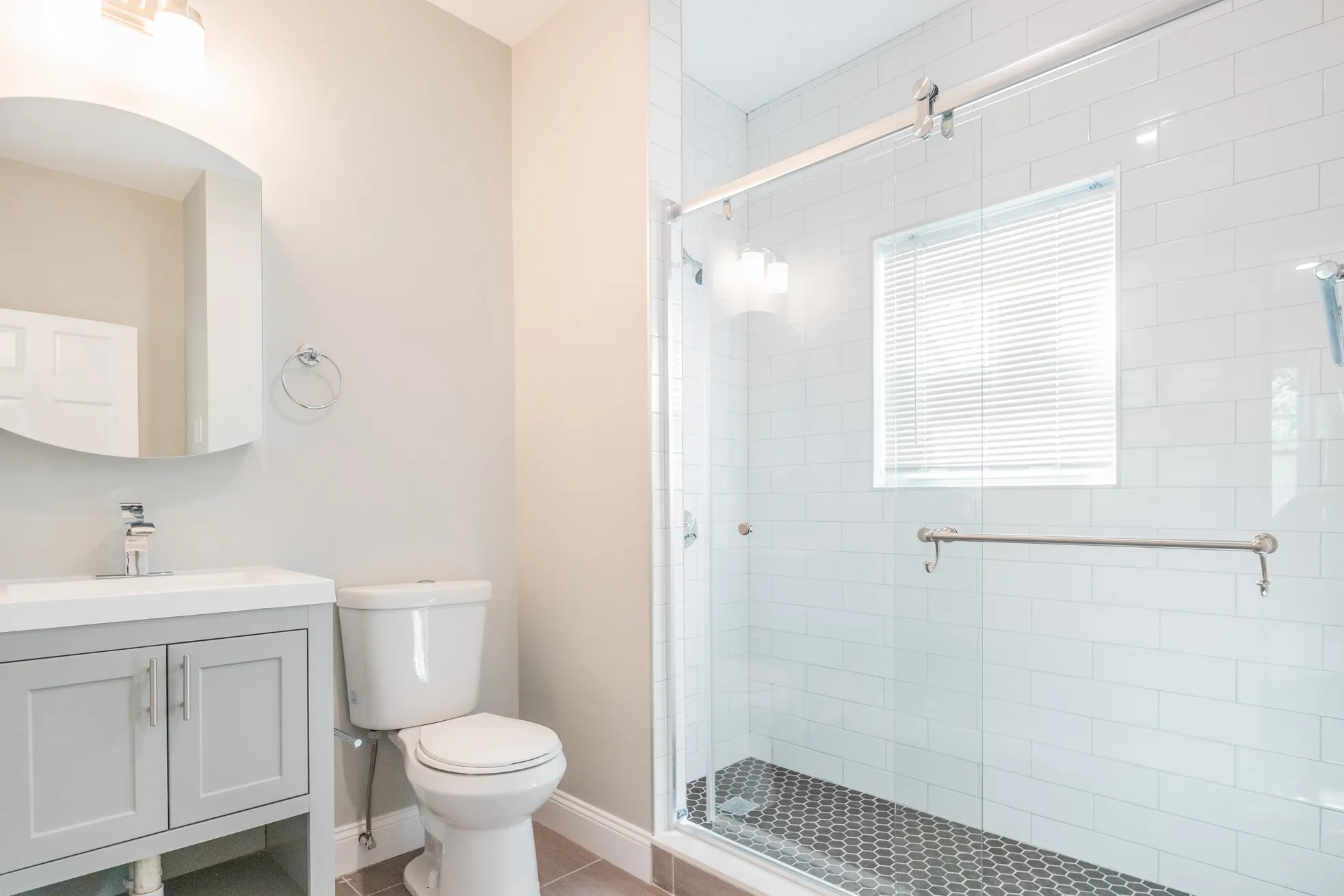 2 bed, 1 bath apartment for rent at 16 Rossmore Rd Unit 2, Jamaica Plain — photo 7 of 9