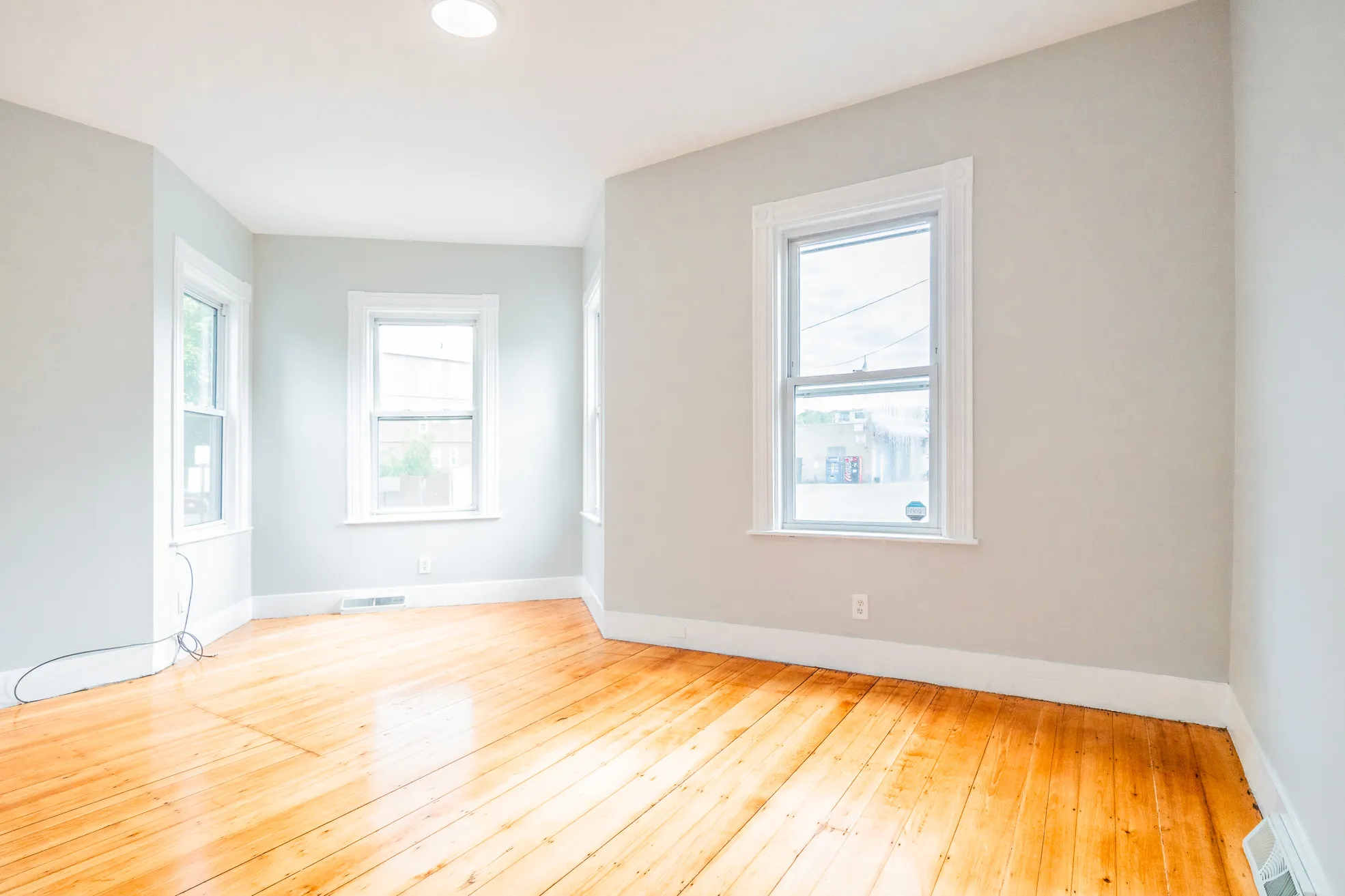 2 bed, 1 bath apartment for rent at 16 Rossmore Rd Unit 2, Jamaica Plain — photo 6 of 9