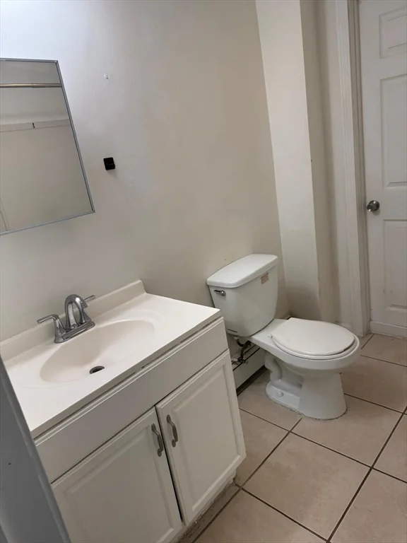 3 bed, 1 bath apartment for rent at 16 Sargent Unit 1, Lawrence — photo 6 of 8