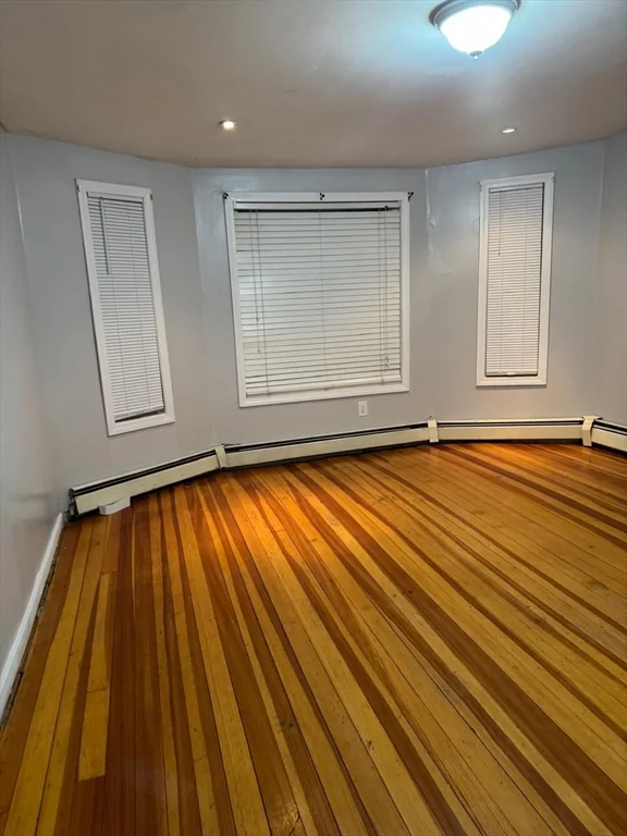 3 bed, 1 bath apartment for rent at 16 Sargent Unit 1, Lawrence — photo 4 of 8