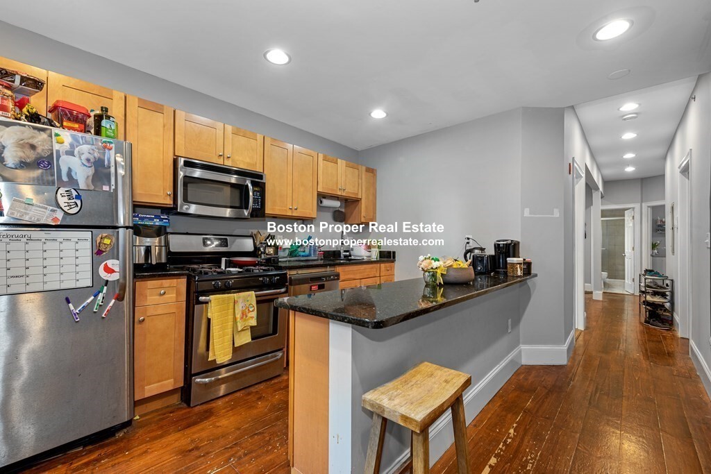 4 bed, 2 bath apartment for rent at 16 Sewall St Unit 1, Mission Hill — photo 4 of 11