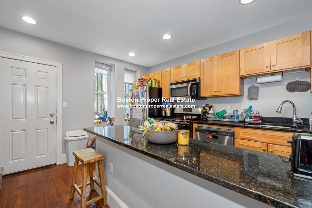 4 bed, 2 bath apartment for rent at 16 Sewall St Unit 1, Mission Hill — photo 2 of 11