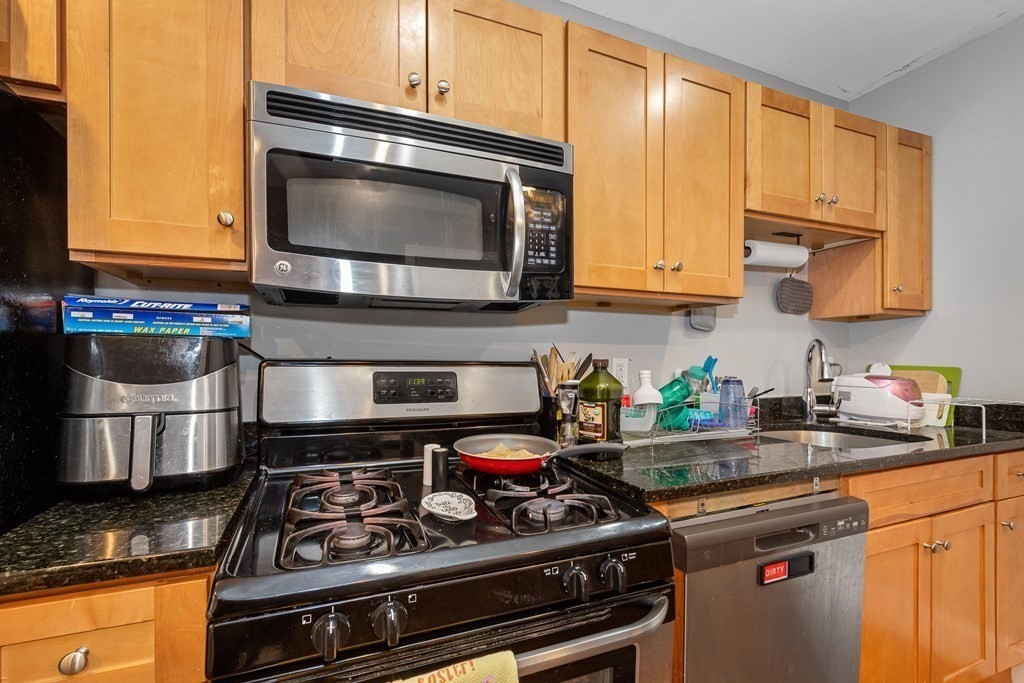 4 bed, 2 bath apartment for rent at 16 Sewall St Unit 4, Mission Hill — photo 17 of 40