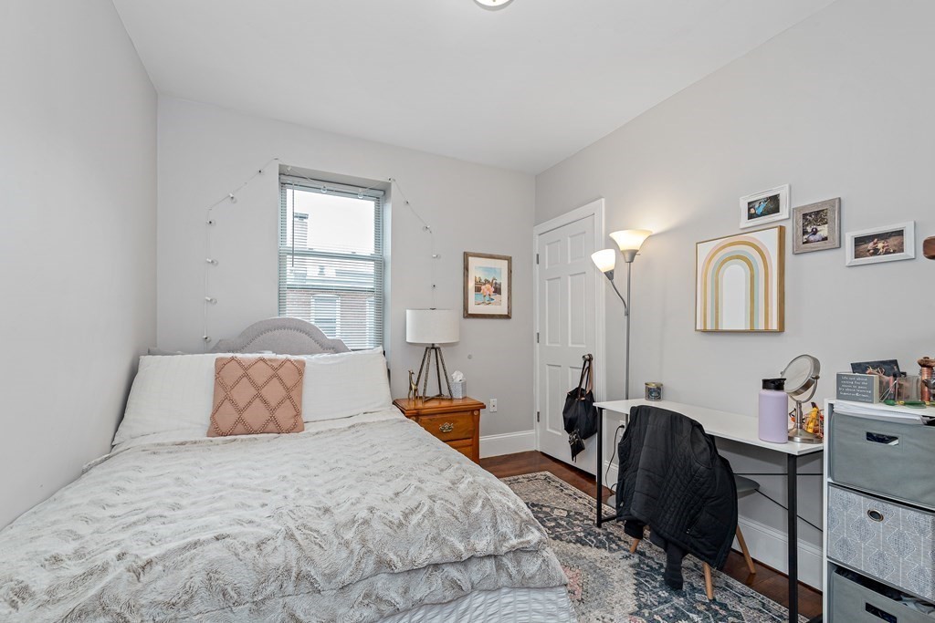 4 bed, 2 bath apartment for rent at 16 Sewall St Unit 4, Mission Hill — photo 4 of 40