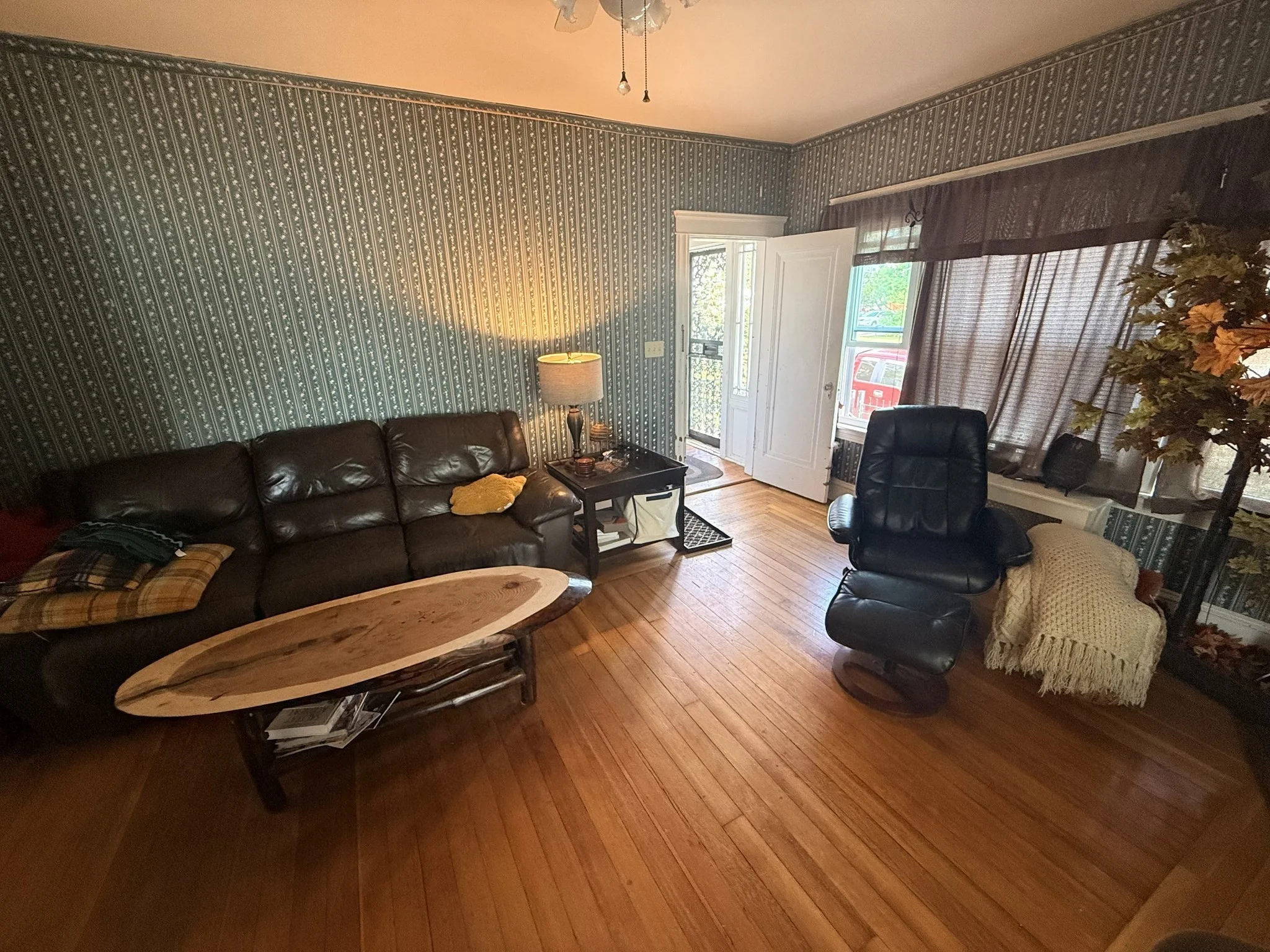 3 bed, 1 bath apartment for rent at 16 Shaw, Attleboro — photo 2 of 12