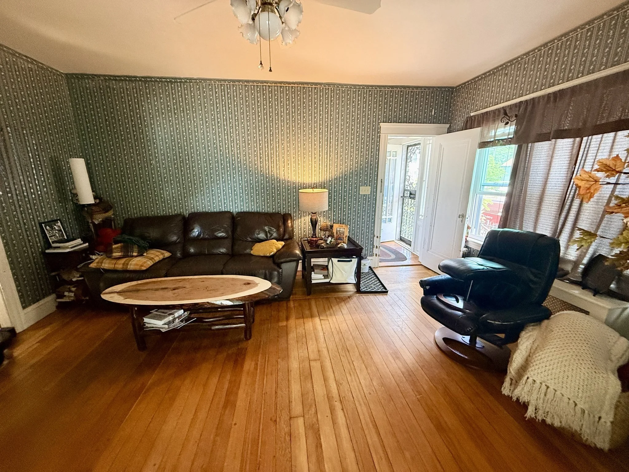 3 bed, 1 bath apartment for rent at 16 Shaw, Attleboro — photo 3 of 12