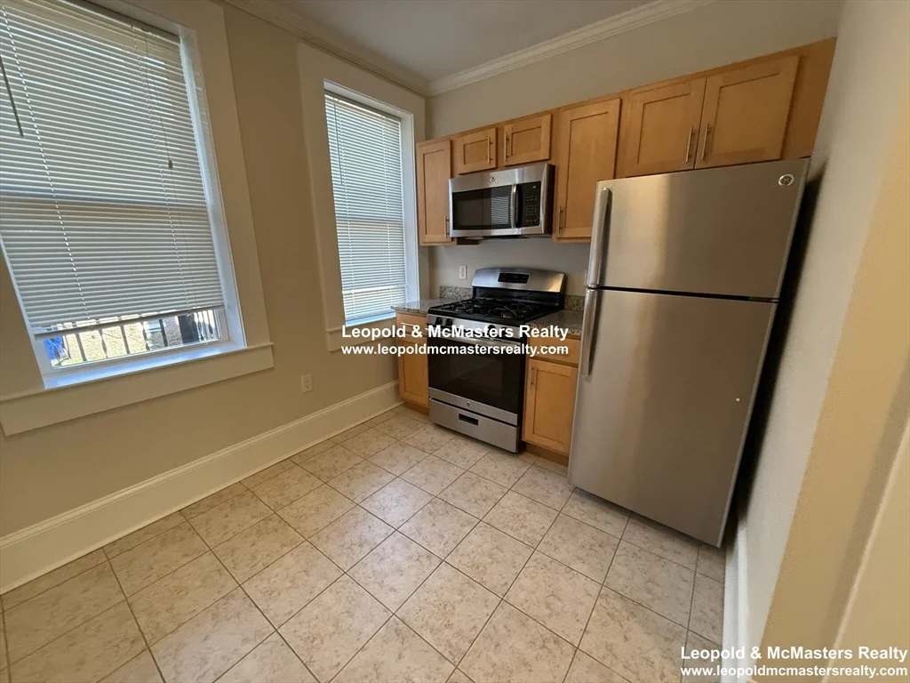 2 bed, 1 bath apartment for rent at 16 Short St Unit 2, Corey Hill — photo 4 of 14