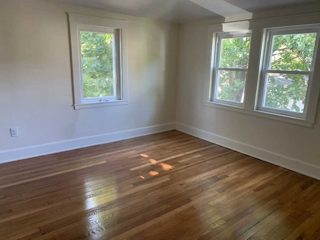 3 bed, 1 bath apartment for rent at 16 Silver St Unit 0, Quincy — photo 7 of 9