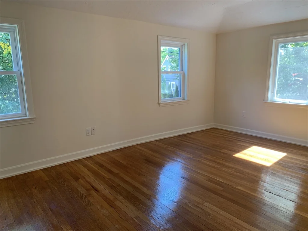 3 bed, 1 bath apartment for rent at 16 Silver St Unit 0, Quincy — photo 8 of 9