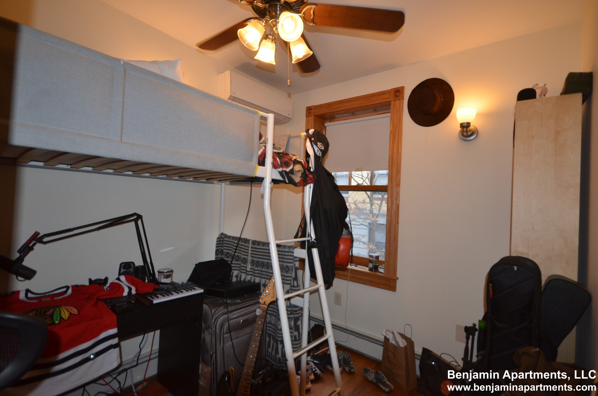 3 bed, 1 bath apartment for rent at 16 South Russell St Unit 2S, Beacon Hill — photo 11 of 23