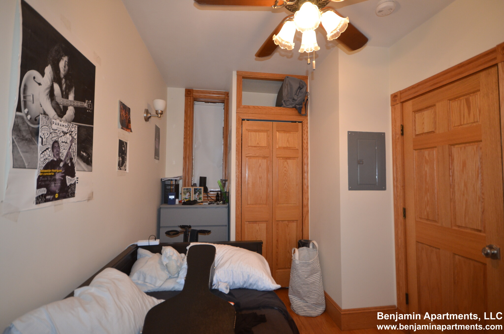 3 bed, 1 bath apartment for rent at 16 South Russell St Unit 2S, Beacon Hill — photo 4 of 23
